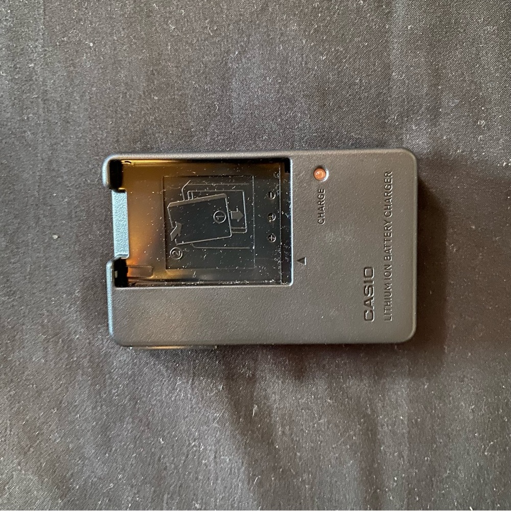 Casio Exilim EX-Z75 Box with Paperwork and Accessories (CAMERA NOT INCLUDED) - Picture 6 of 7